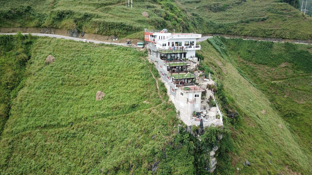 Hà Giang sẽ báo cáo Thủ tướng về công trình “khủng” 7 tầng trên đèo Mã Pí Lèng