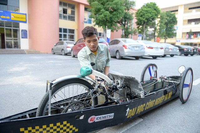 Sinh viên tự chế xe siêu tiết kiệm chạy 1.095 km tốn một lít xăng - 8