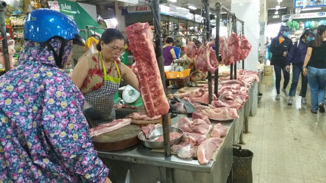 Giá thịt heo tăng sốc, cả người bán lẫn người mua đều kêu trời - 4