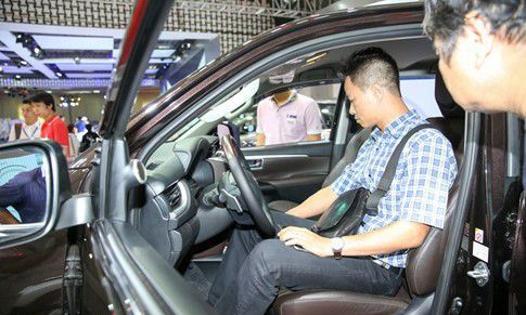 Xe hơi giảm giá bao nhiêu để người Việt sở hữu được ô tô giá rẻ?