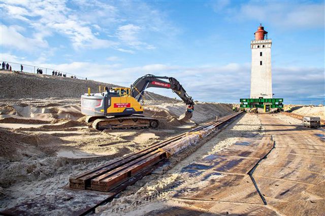 Đan Mạch chi 750.000 USD bê ngọn hải đăng khỏi bờ biển sụt lún - 6