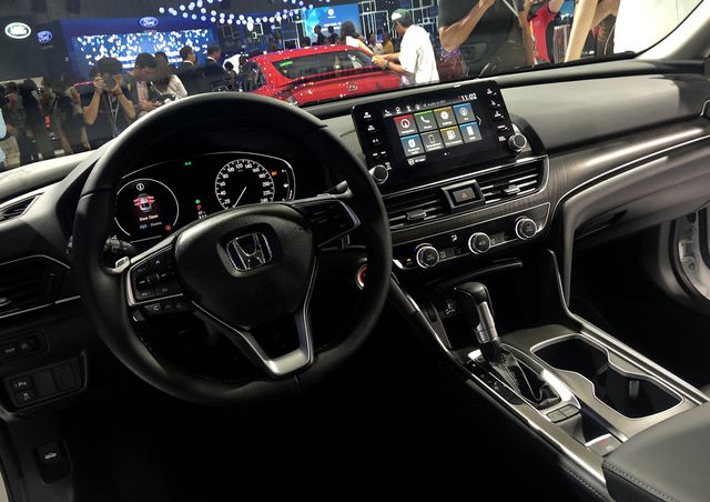 Tiếp tục được nhập khẩu từ Thái Lan, Honda Accord mới có giá từ 1,319 tỉ đồng - 10