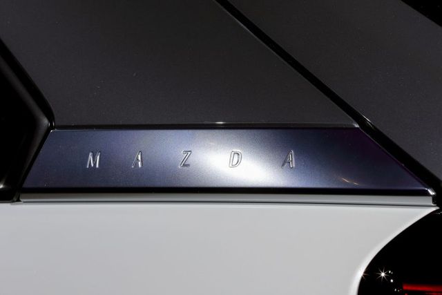 Mazda chính thức ra mắt mẫu xe chạy điện đầu tiên MX-30 - 9
