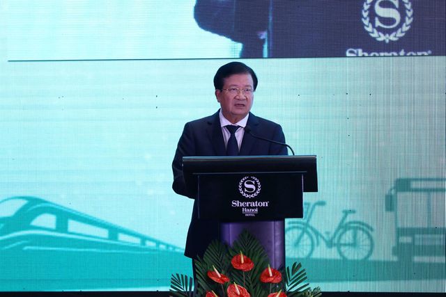 Phó Thủ tướng: “Điểm nghẽn” giao thông “cản trở” kinh tế Việt Nam phát triển - 1