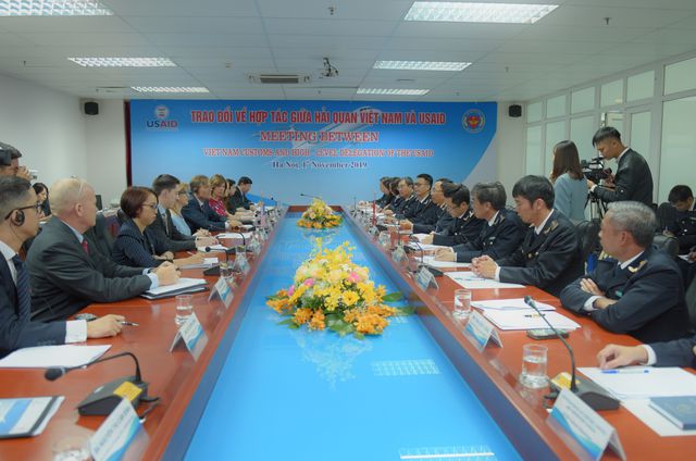 Tổng cục Hải quan: Hàng hóa Trung Quốc đội lốt thương hiệu Việt để xuất khẩu - 1