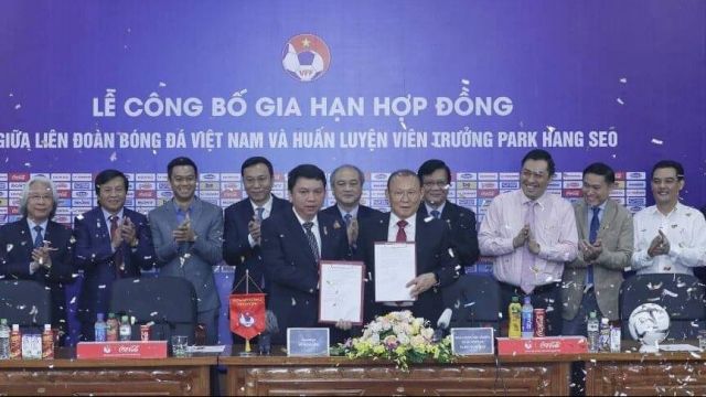 Báo Thái đưa tin lương mới của HLV Park Hang Seo ở mức 1,2 triệu USD/năm - 1