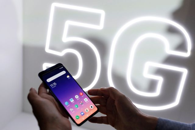 Samsung chiếm 80% thị phần smartphone 5G trong năm 2019 - 1