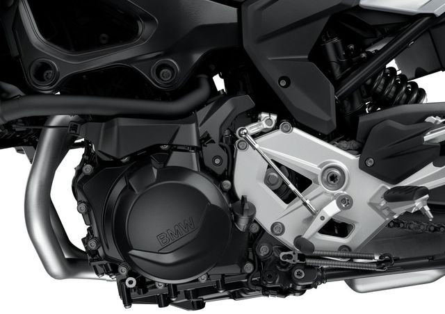 BMW Motorrad ra mắt bộ đôi onroad cỡ trung F900R và F900XR - 23