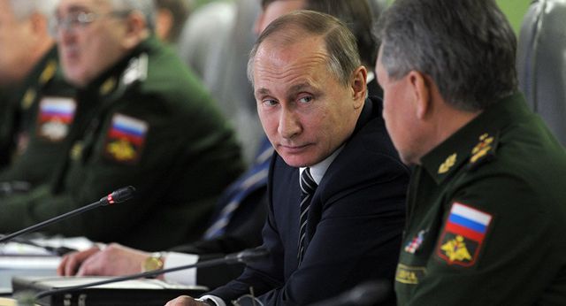 Ông Putin tiết lộ lý do Nga cắt giảm chi tiêu quốc phòng - 1