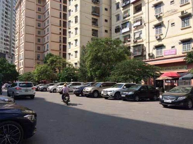 Cấm để xe dưới hầm chung cư, Hà Nội, TP.HCM vỡ trận bãi gửi xe? - 2