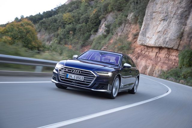 Audi trang bị động cơ hybrid cho mẫu sedan thể thao hạng sang S8 - 1