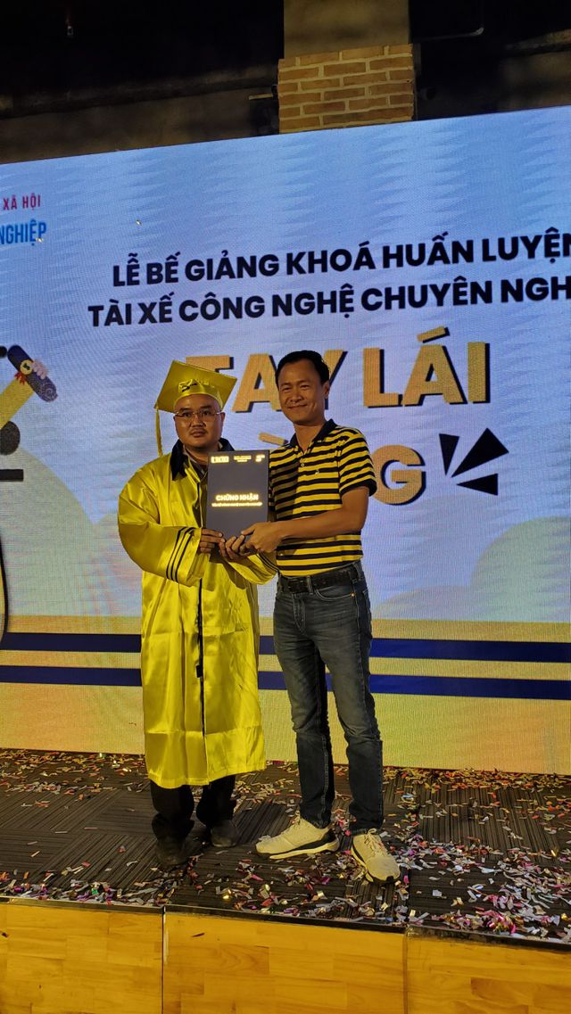 Lần đầu tiên tài xế công nghệ Việt Nam được chứng nhận tài xế công nghệ chuyên nghiệp - 2