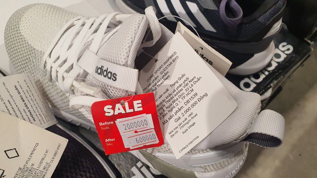 Ngao ngán Black Friday: Giày Nike - Adidas siêu giảm giá vẫn không thèm mua  - 1
