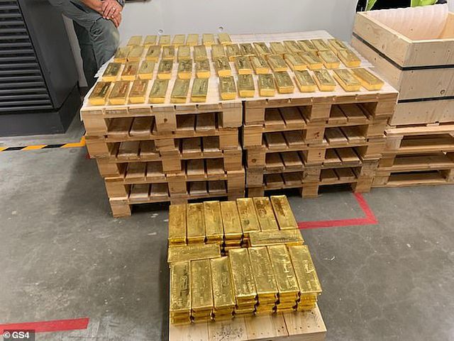 Anh bí mật trao trả 100 tấn vàng trị giá 5,2 tỷ USD cho Ba Lan - 3