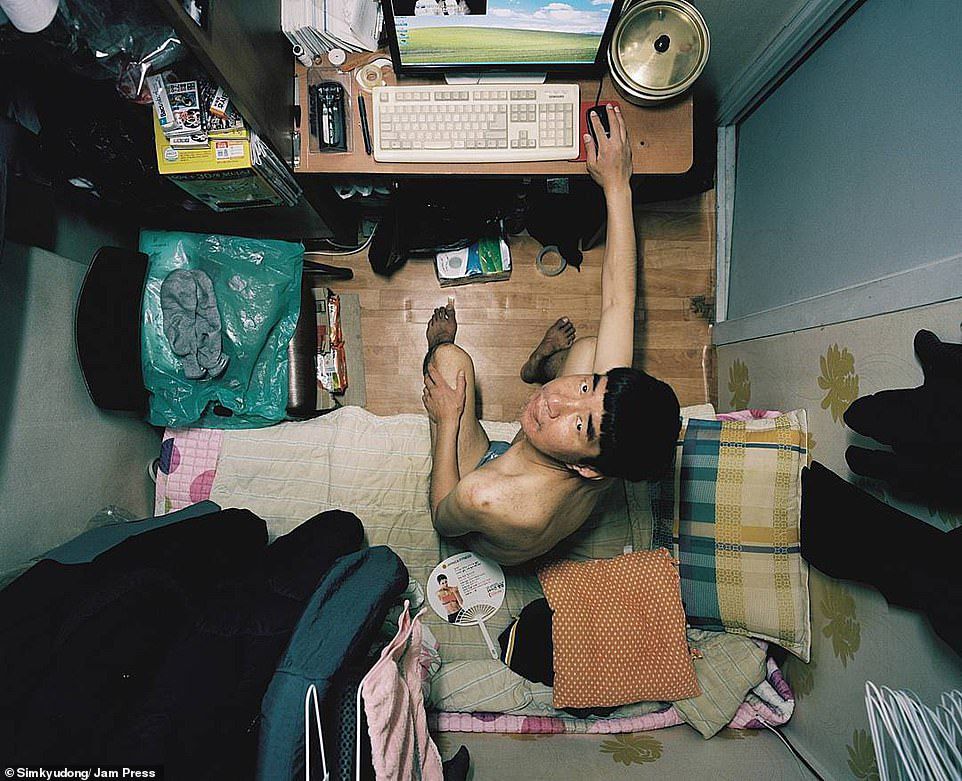Cuộc sống chật hẹp bên trong những căn hộ 5 mét vuông ở Hàn Quốc