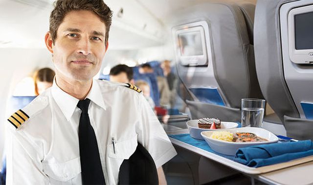 Tại sao các phi công luôn dùng suất ăn khác với phần ăn của hành khách? - 3