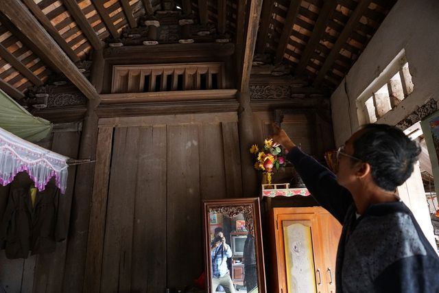 Nhà cổ 200 năm làm từ gỗ lim ở Hưng Yên, chủ nhân chào bán 2 tỷ “miễn mặc cả” - 6