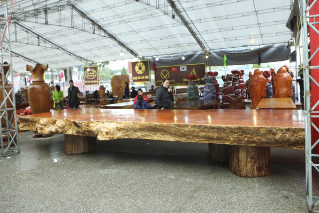 Chiêm ngưỡng những chiếc phản làm bằng gỗ cẩm giá hơn 2 tỷ đồng - 7