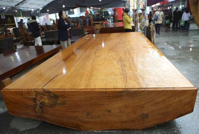 Chiêm ngưỡng những chiếc phản làm bằng gỗ cẩm giá hơn 2 tỷ đồng - 10