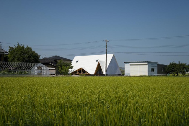 Thiết kế như túp lều, ngôi nhà nông thôn Nhật Bản vẫn gây sốt vì vẻ đẹp không ngờ - 1