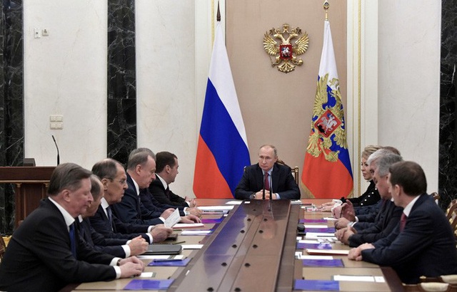 Ngả mũ trước Tổng thống Putin - 1