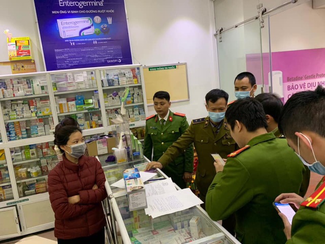 Công an Hà Nội công khai thêm 25 cửa hàng chặt chém người mua khẩu trang - 1