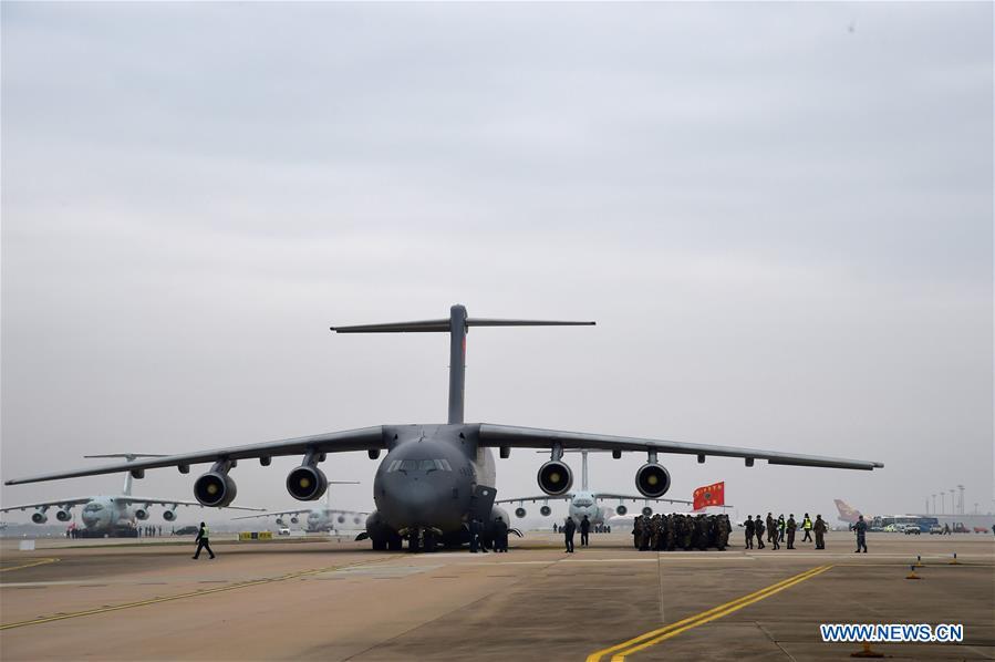 Trung Quốc điều 11 máy bay quân sự chở hàng nghìn quân y “giải cứu” Vũ Hán