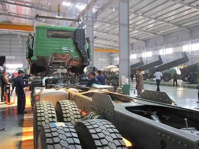 Bất ngờ cạn nguồn, nhiều nhà máy ô tô Việt lo phải ngừng sản xuất - 2
