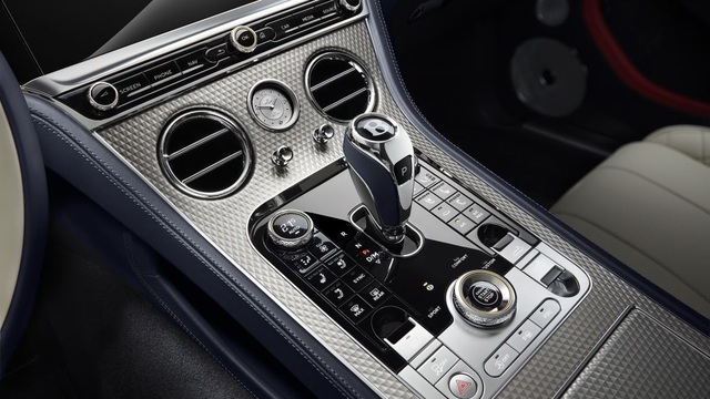 Bentley Continental GT Mulliner Convertible gây chú ý bằng sự cầu kỳ - 9