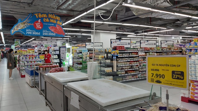 Dân Hà Nội lùng siêu thị, canh cả ngày không được giải cứu tôm hùm - 1