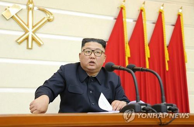 Ông Kim Jong-un họp Bộ Chính trị Triều Tiên về ứng phó Covid-19 - 1