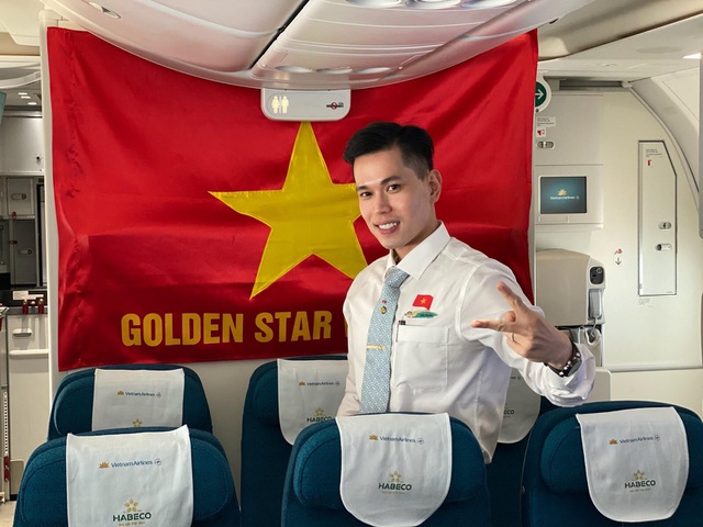 Tiếp viên hàng không trước chuyến bay quốc tế cuối cùng trong “bão dịch” - 1