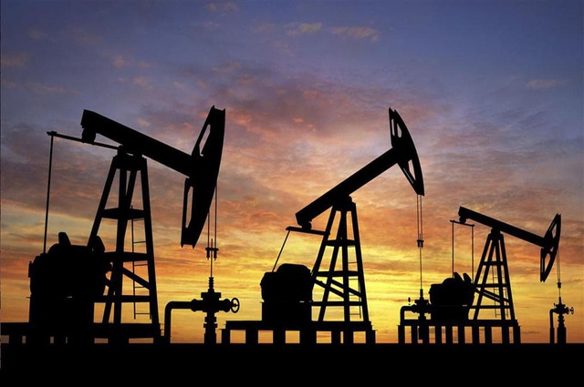 Giá dầu tăng sau động thái “bơm” tiền ngoạn mục của Mỹ - 1