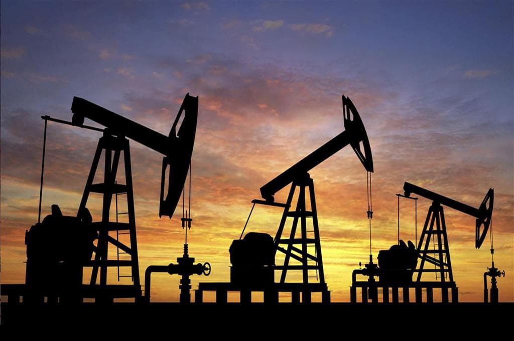 Giá dầu tăng sau động thái “bơm” tiền ngoạn mục của Mỹ