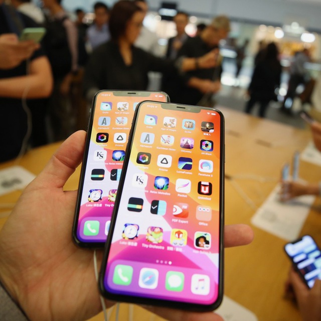 Thiếu nguồn cung, Apple phải giới hạn số lượng mua iPhone của khách hàng - 1