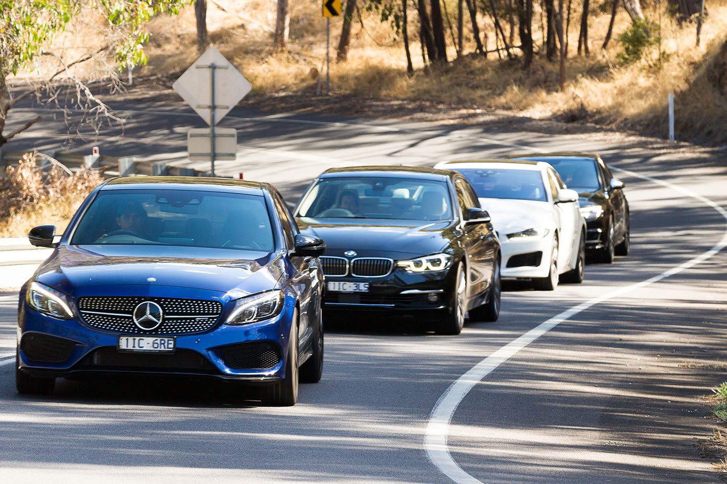 Vì sao BMW và Mercedes-Benz không thành công với xe giá rẻ?