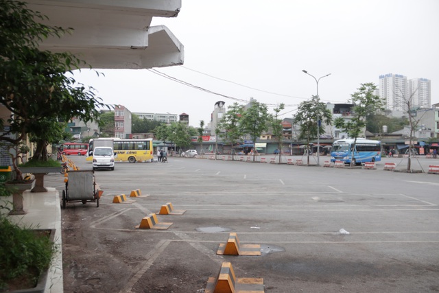 Hà Nội: Nhiều bến xe trống trơn trong ngày đầu dừng toàn bộ xe trên 9 chỗ - 12
