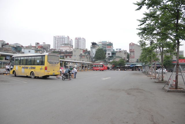 Hà Nội: Nhiều bến xe trống trơn trong ngày đầu dừng toàn bộ xe trên 9 chỗ - 14