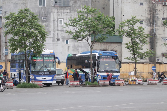 Hà Nội: Nhiều bến xe trống trơn trong ngày đầu dừng toàn bộ xe trên 9 chỗ - 19
