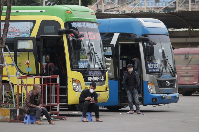 Hà Nội: Nhiều bến xe trống trơn trong ngày đầu dừng toàn bộ xe trên 9 chỗ - 8