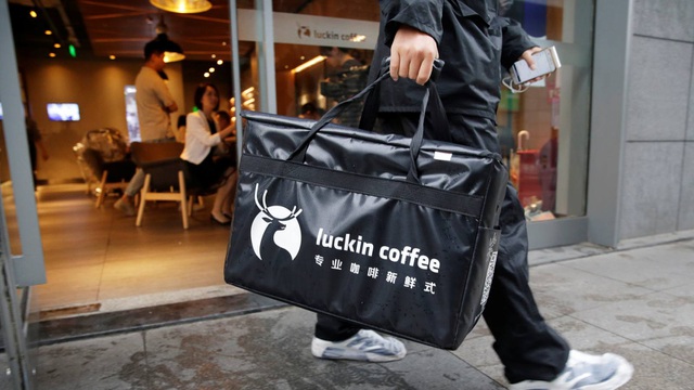 Cà phê Trung Quốc “lao dốc” không ngừng sau vụ giả mạo doanh thu “khủng” - 2