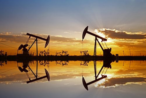 Giá dầu diễn biến khó lường trước cuộc họp giữa Nga và Ả Rập Xê Út