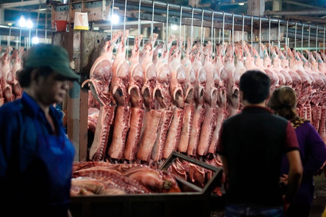 Hàng khan hiếm giảm nguồn về chợ, thịt lợn lại bật tăng mạnh - 2