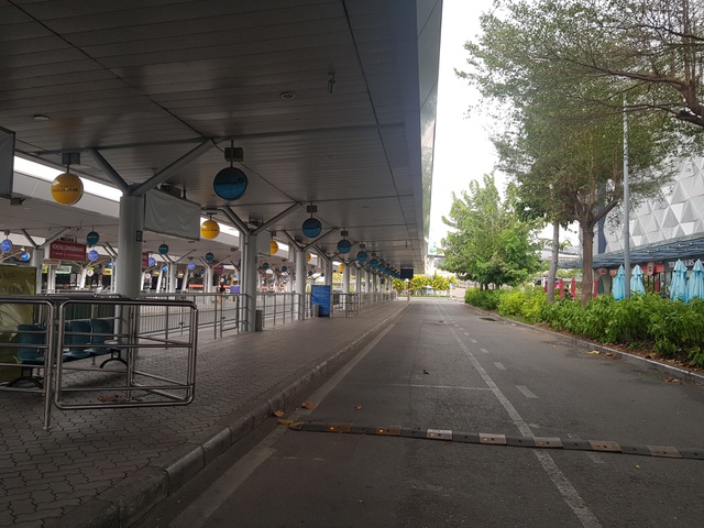 Sân bay Tân Sơn Nhất vắng lặng.jpg