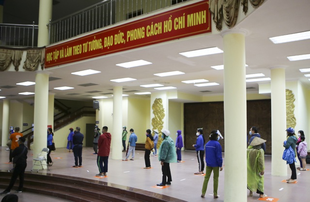 Hà Nội: Nhiều nhà hảo tâm đưa cả xe tải gạo tới cây ATM đặc biệt - 8