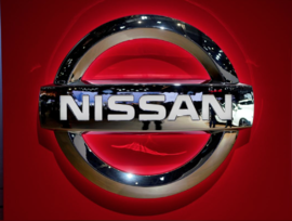 Khó chồng khó, Nissan giảm hẳn 1 triệu xe trong mục tiêu doanh số