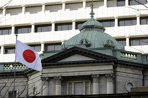 Cứu kinh tế, Nhật Bản tích cực nới lỏng tiền tệ