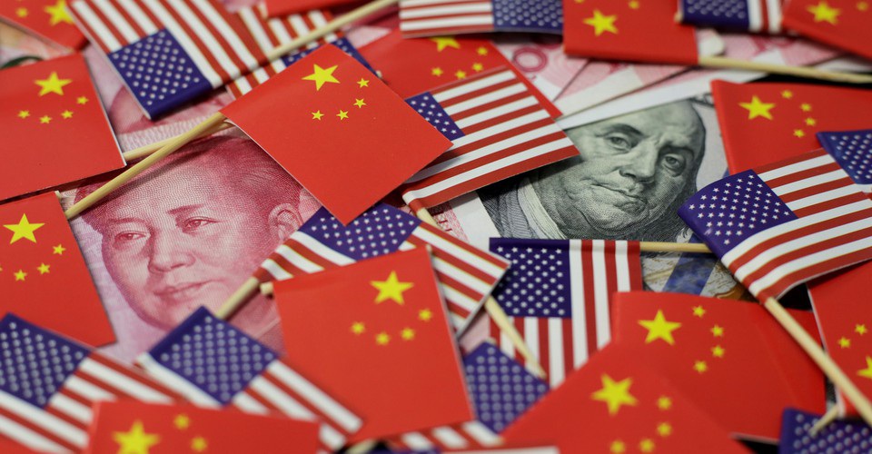 Giữa đại dịch, Tổng thống Trump tiếp tục đe dọa thuế quan với Trung Quốc