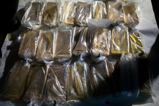Cạn kiệt tiền mặt, Venezuela dùng kho vàng 9 tấn thanh toán cho Iran - 1
