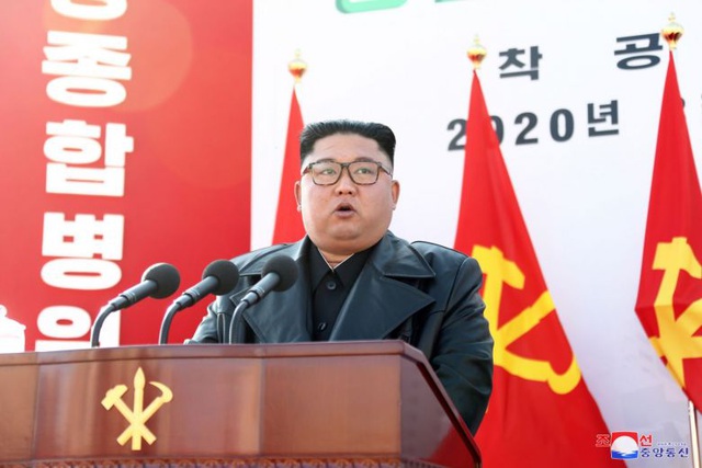 Ông Kim Jong-un tái xuất sau tin đồn sức khỏe - 1